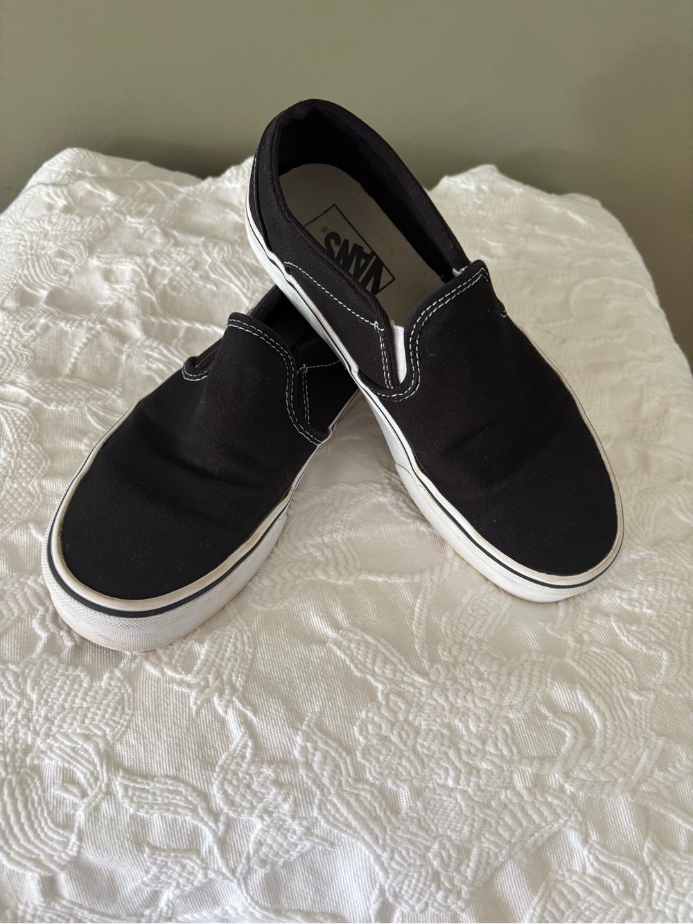 Black Vans Classic Slip-On Canvas Shoes — Women’s Size 7 EUC